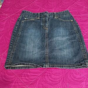 ✔ 5 for $25 Ann Taylor jean skirt size 4